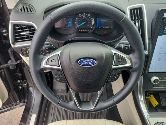 Certified 2023 Ford Edge Titanium AWD/4WD image 16