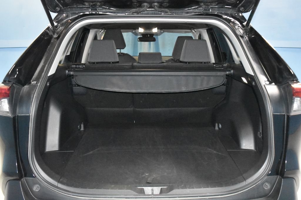 Used 2025 Toyota RAV4 XLE image 30