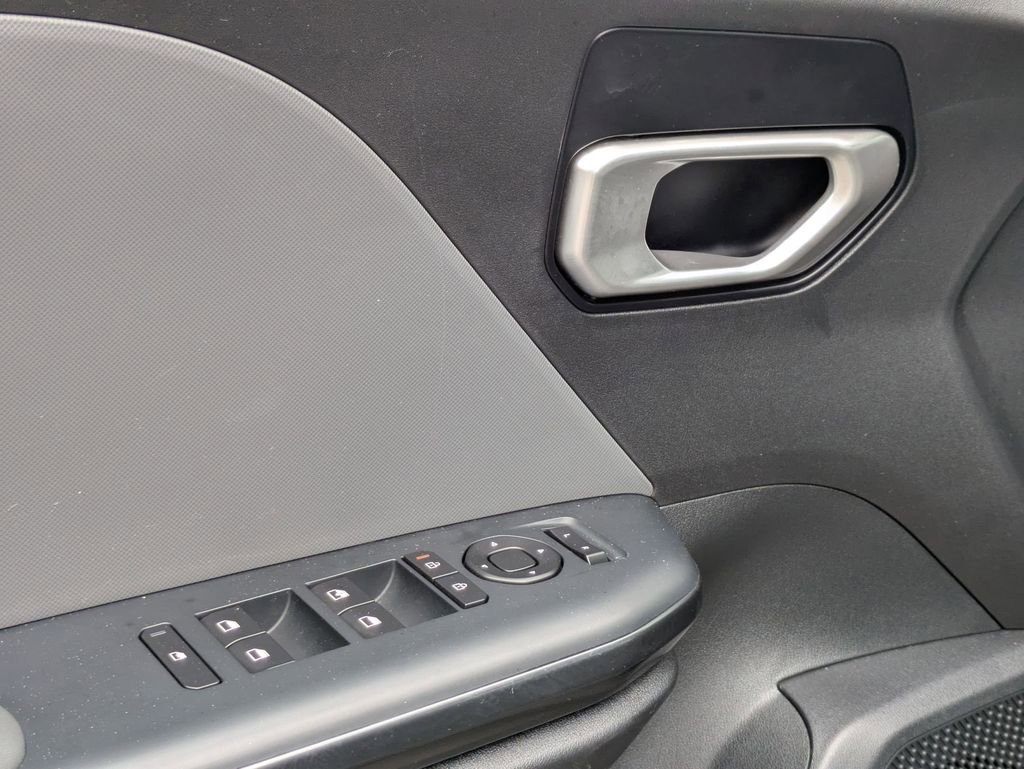 Used 2025 Kia K4 FWD image 11