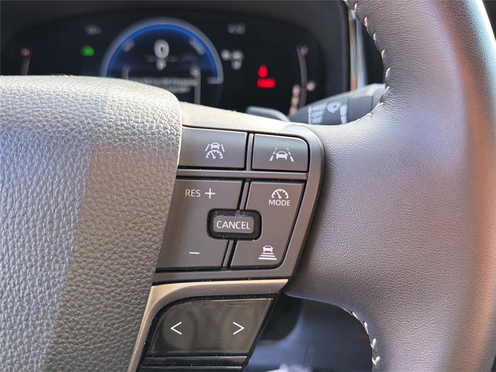 Used 2025 Toyota Camry SE FWD image 14