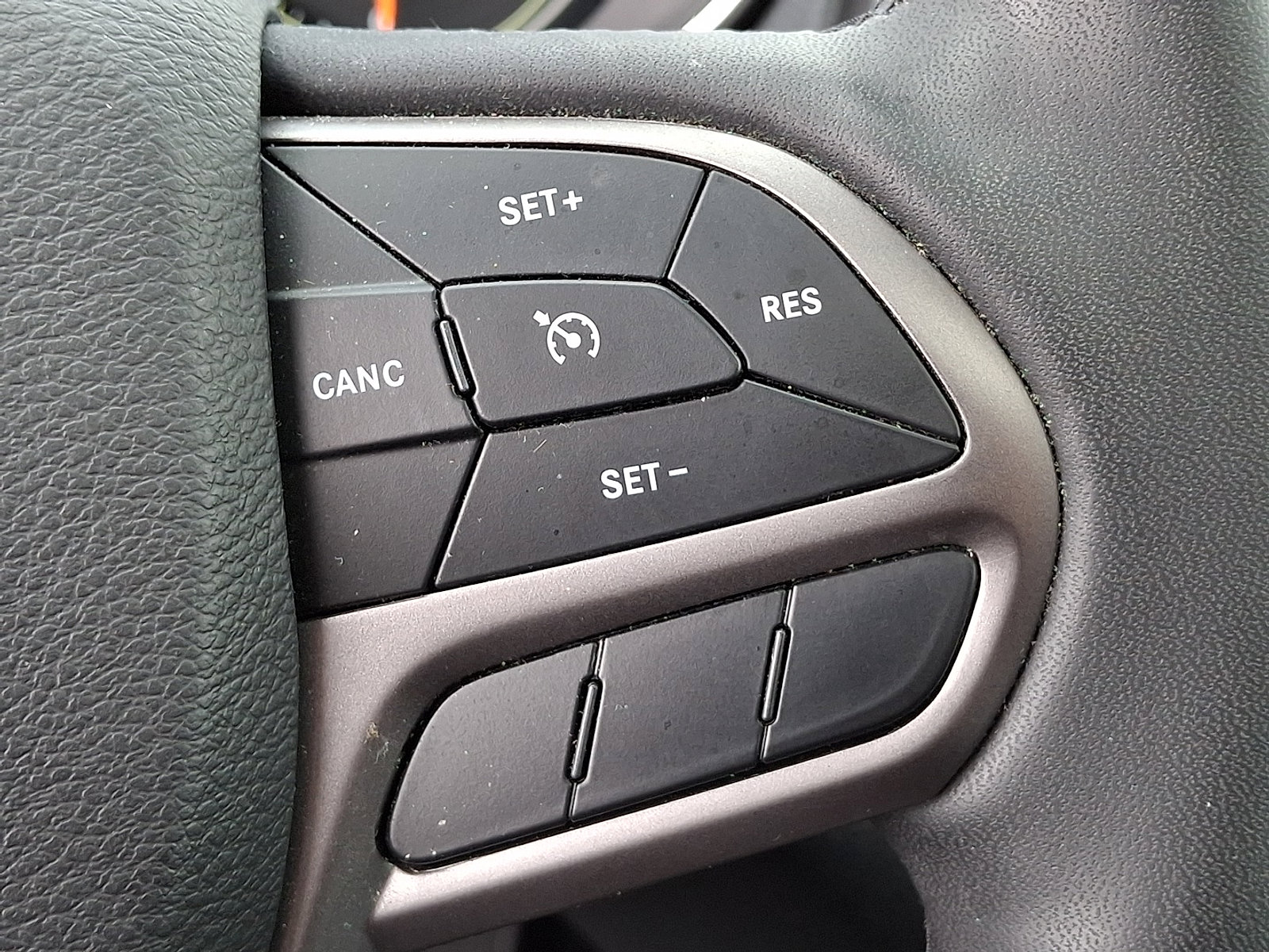 Certified 2022 Jeep Cherokee Latitude Lux w/ Sun & Sound Group image 24