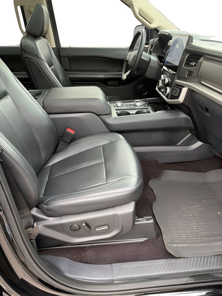 Used 2023 Ford Expedition XLT AWD/4WD image 11