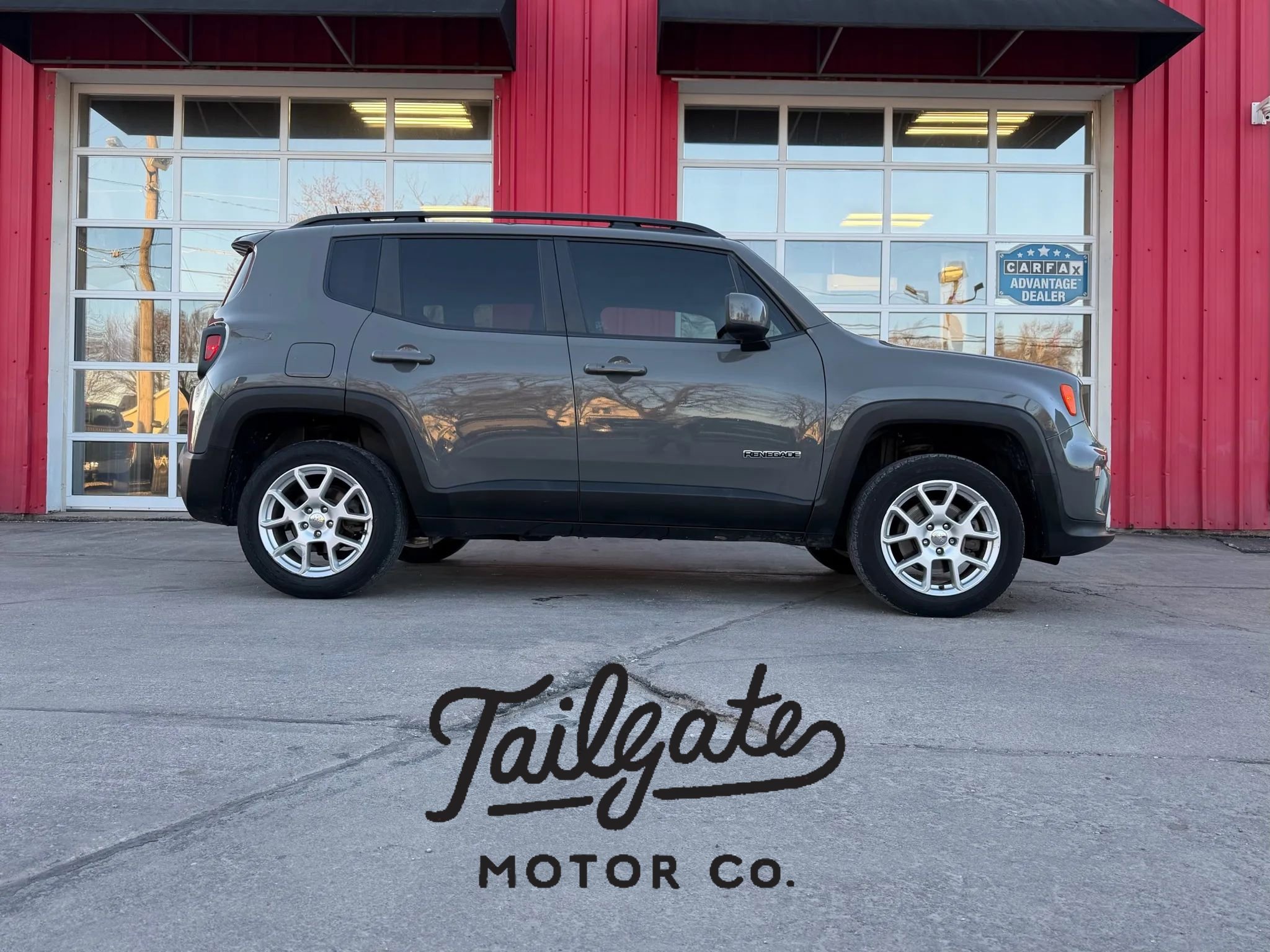 Used 2019 Jeep Renegade Latitude w/ Cold Weather Group image 1