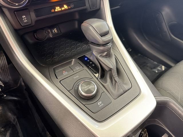 Used 2025 Toyota RAV4 XLE image 26