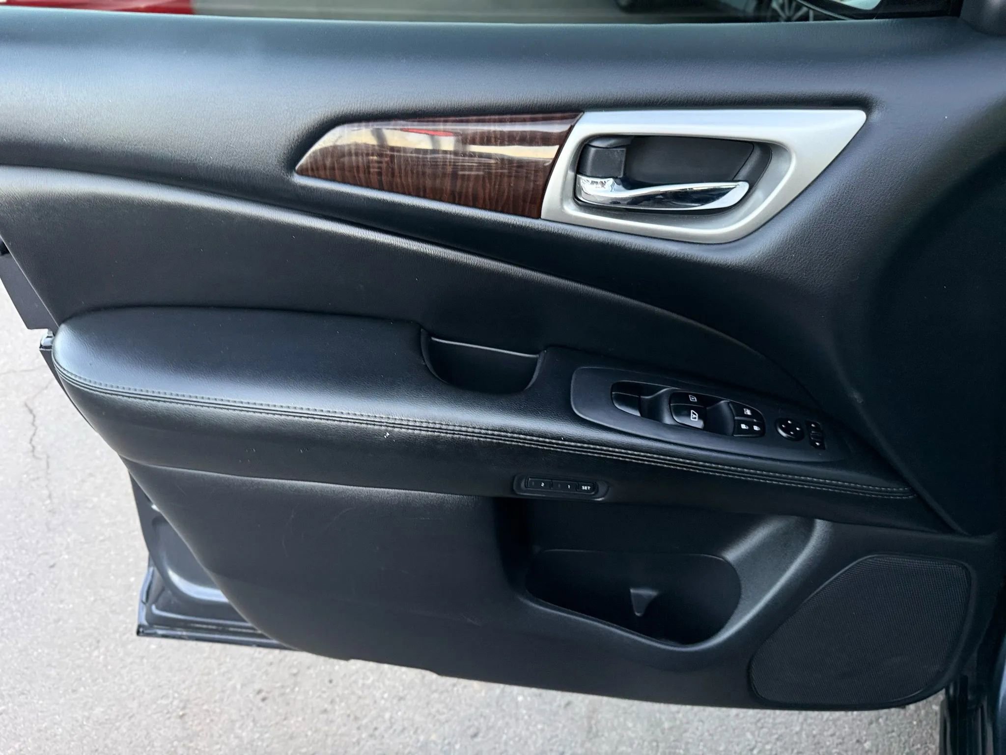 Used 2014 Nissan Pathfinder Platinum w/ Platinum Premium Package image 14