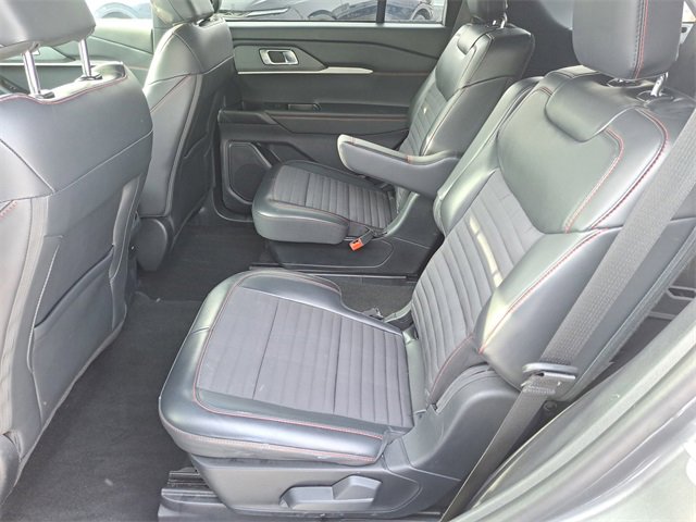 Used 2025 Ford Explorer ST-Line image 25