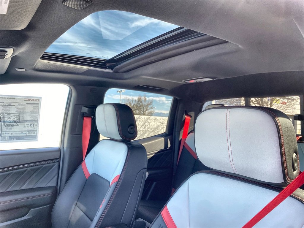 New 2026 GMC Canyon AT4X image 18