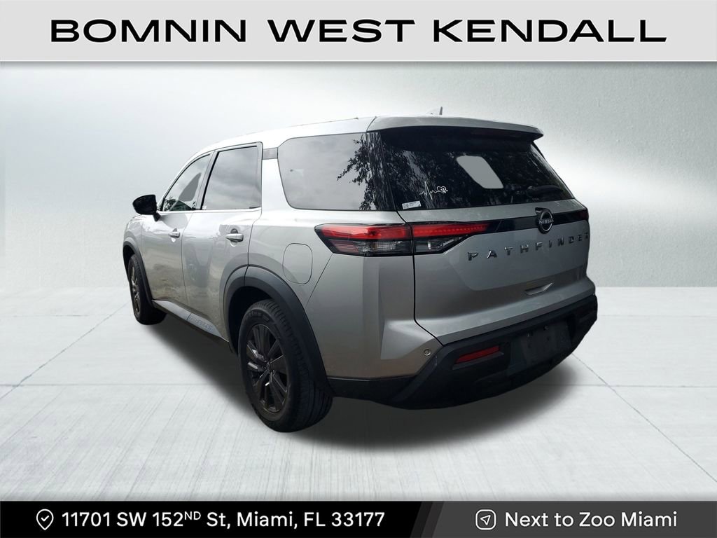 Used 2022 Nissan Pathfinder S image 4