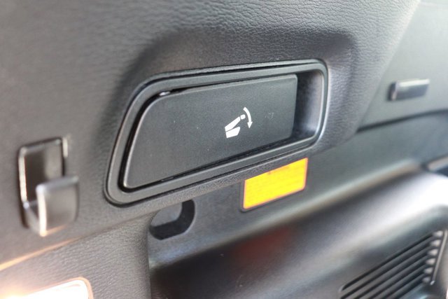 Used 2024 Mitsubishi Outlander 4WD Plug-In Hybrid image 32