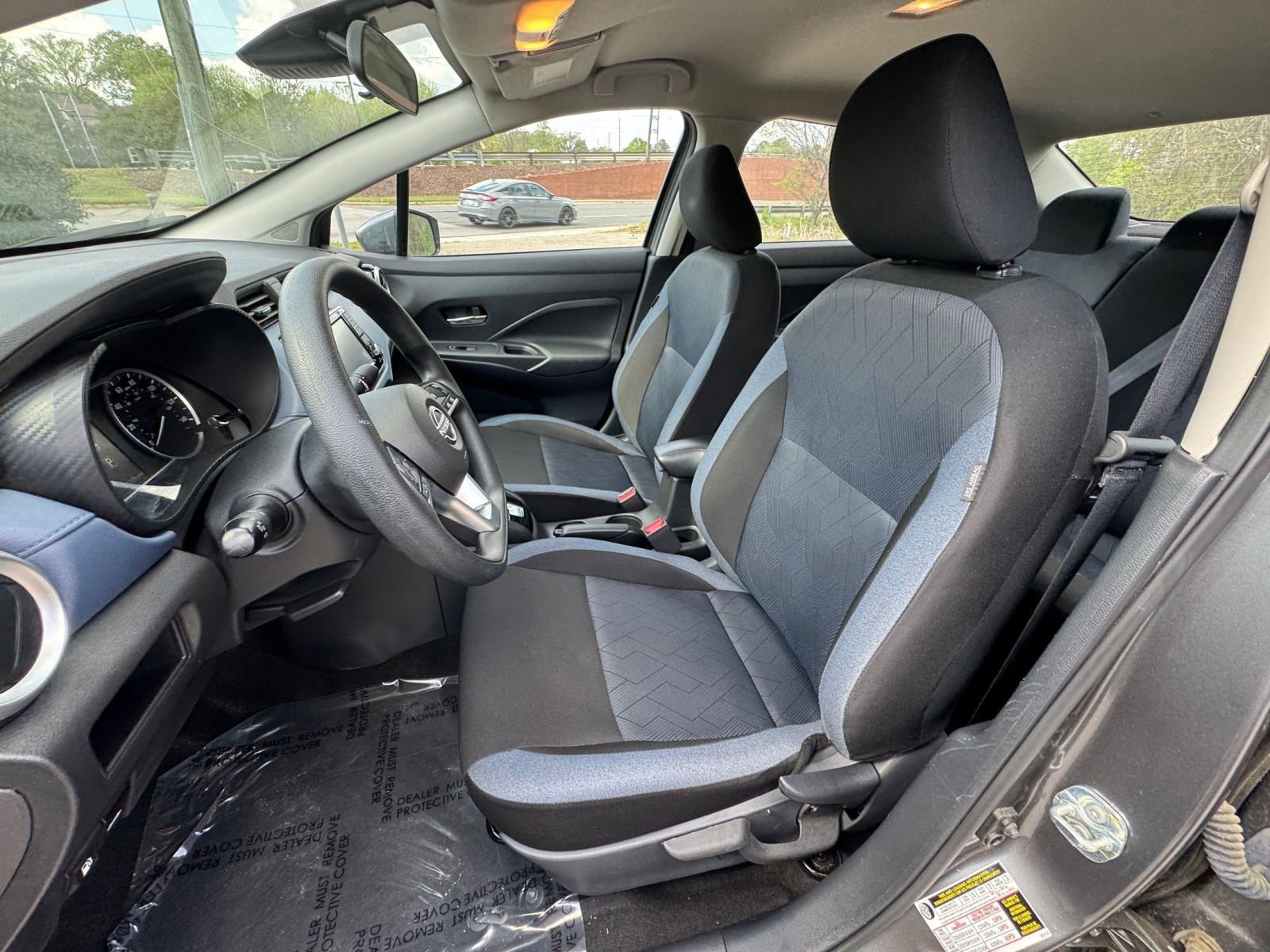 Used 2025 Nissan Versa SV image 32