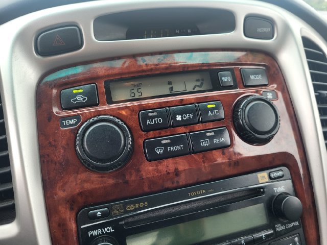 Used 2006 Toyota Highlander Limited w/ Leather Trim Pkg AWD/4WD image 16