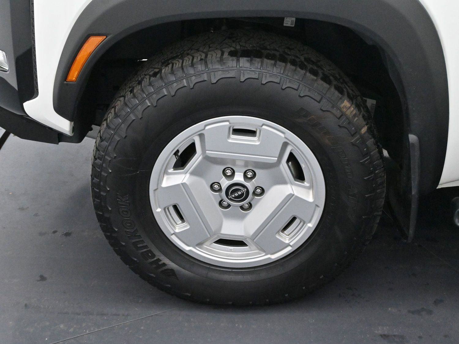 Used 2024 Nissan Frontier SV w/ Hardbody Edition image 30