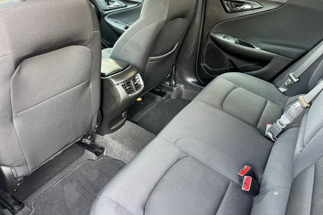 Used 2025 Chevrolet Malibu LT FWD image 13