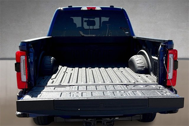 New 2026 Ford F250 Platinum w/ FX4 Off-Road Package image 4