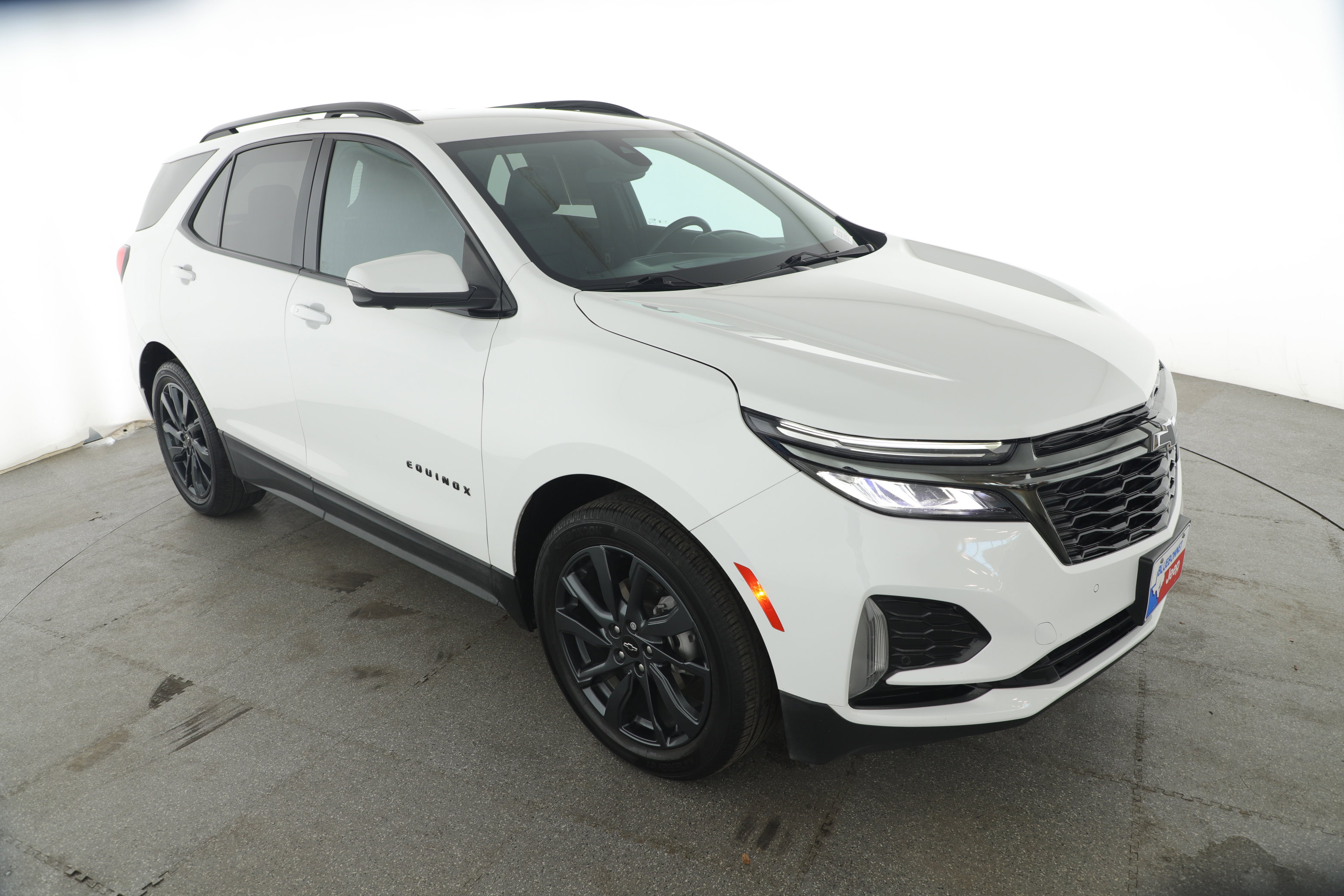 Used 2022 Chevrolet Equinox RS w/ RS Leather Package image 3