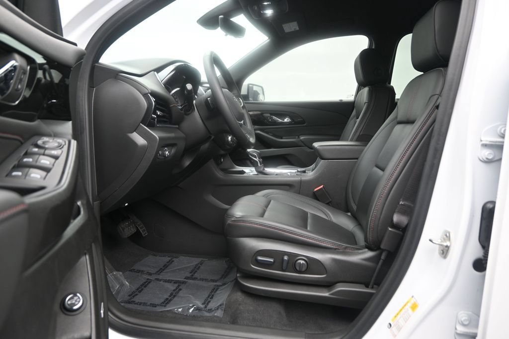 Used 2024 Chevrolet Traverse RS FWD image 12