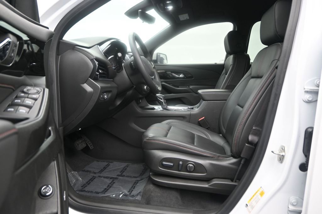 Used 2024 Chevrolet Traverse RS FWD image 12