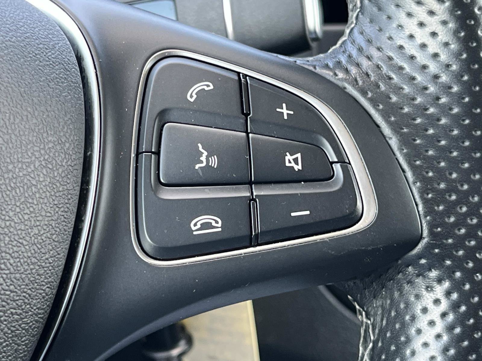 Used 2023 Mercedes-Benz Metris Passenger image 24