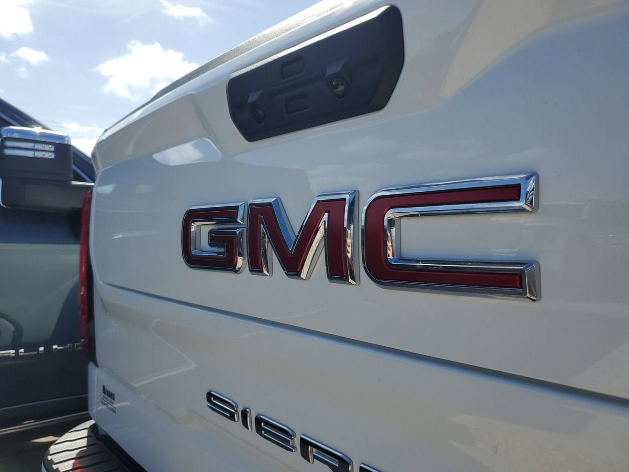 New 2026 GMC Sierra 1500 AT4 w/ AT4 Premium Package AWD/4WD image 7