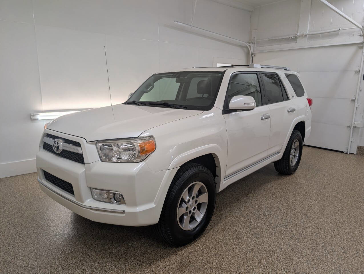 Used 2010 Toyota 4Runner SR5 image 2