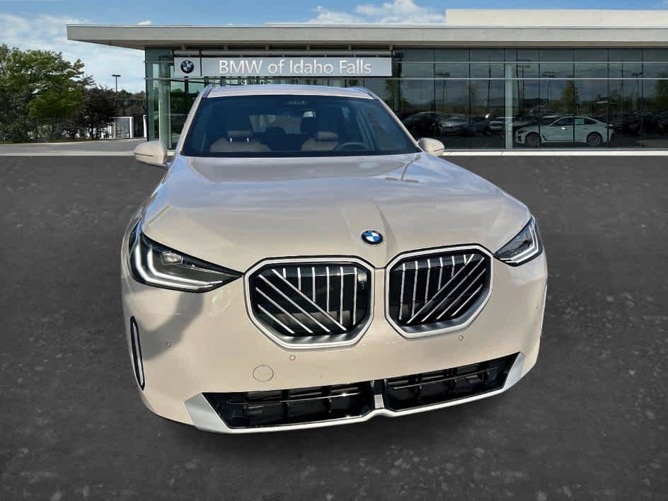 Used 2026 BMW X3 xDrive30i w/ Premium Package AWD/4WD image 2