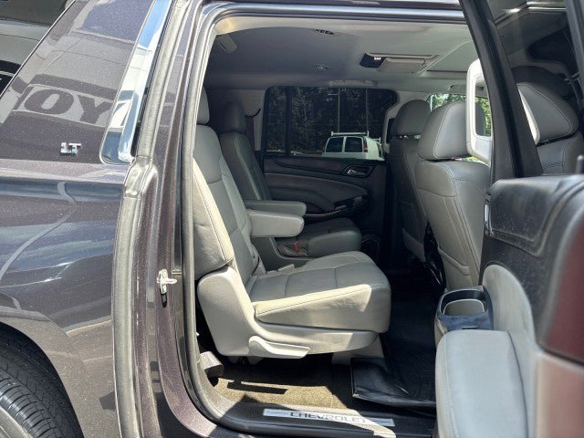 Used 2018 Chevrolet Suburban LT AWD/4WD image 44