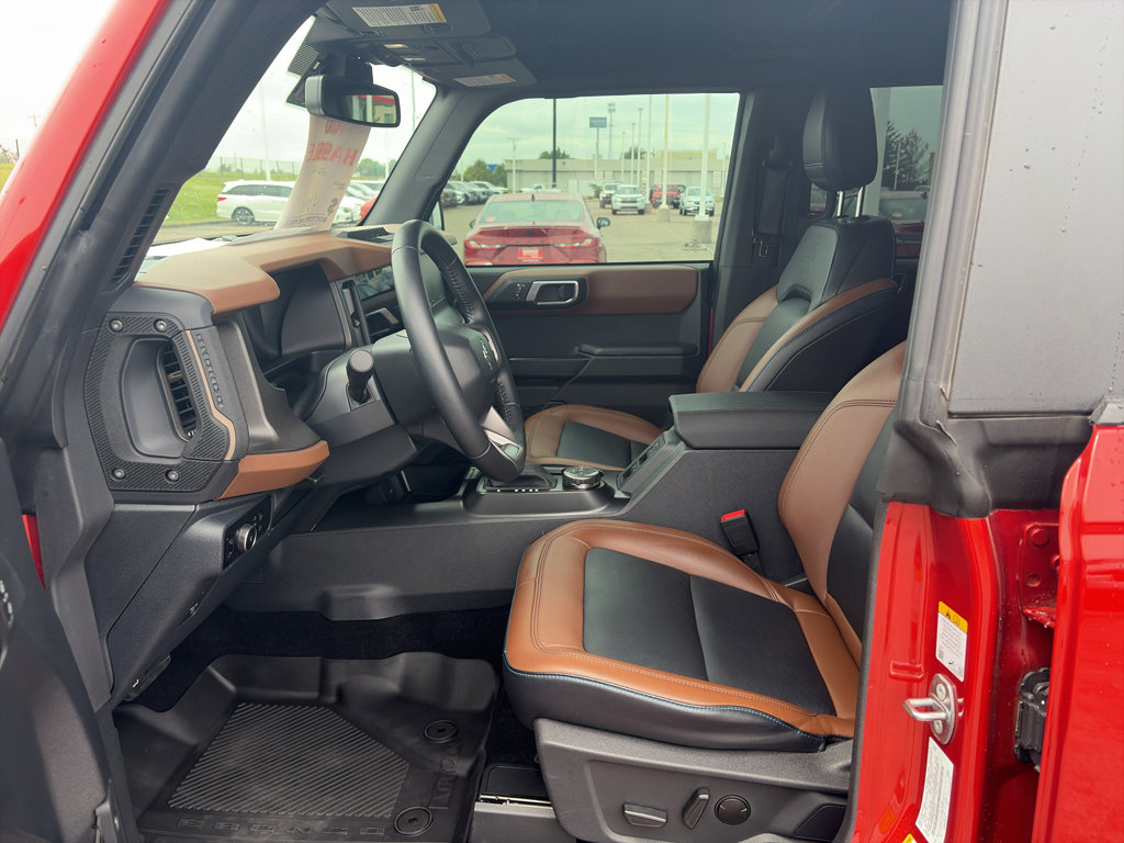 Used 2024 Ford Bronco Outer Banks AWD/4WD image 9