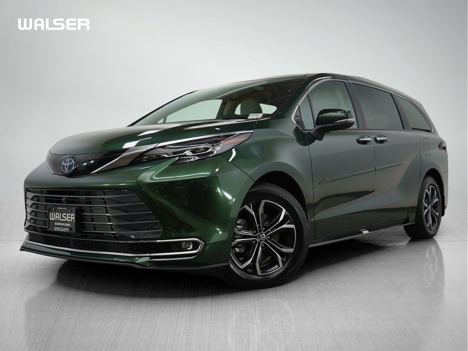 Used 2025 Toyota Sienna Platinum