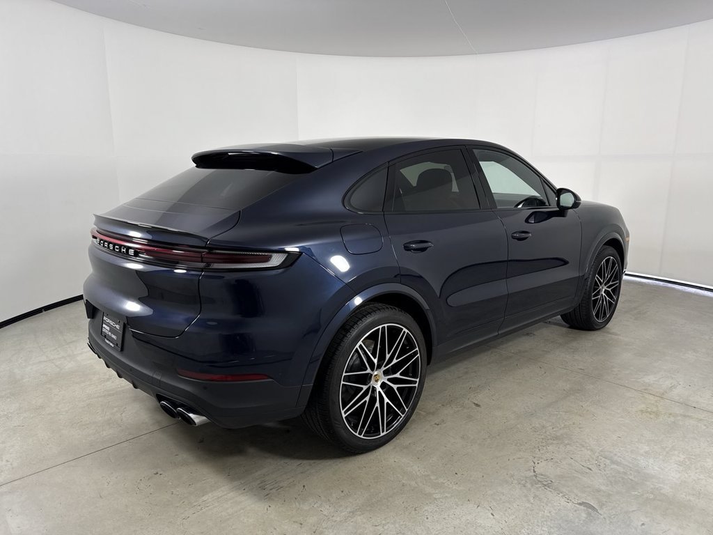 Certified 2024 Porsche Cayenne Coupe AWD/4WD image 7