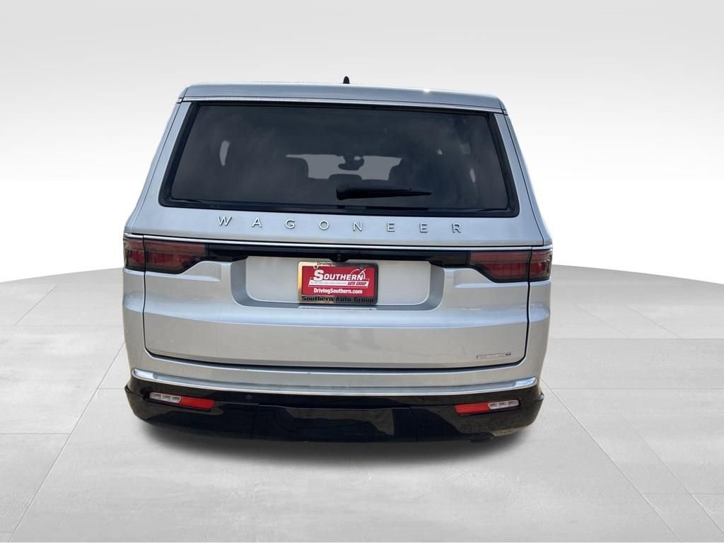 Used 2024 Jeep Wagoneer L Series III w/ Flexible Seating Group image 8