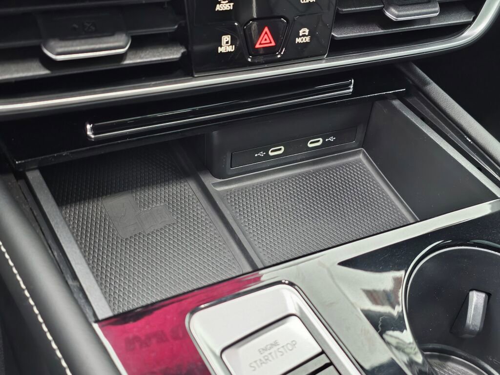 Used 2024 Volkswagen Atlas Cross Sport SEL Premium R-Line image 29