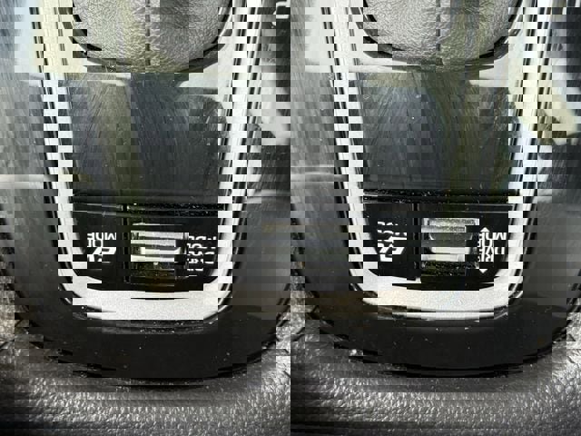 Used 2025 Toyota Corolla Cross AWD Hybrid image 22