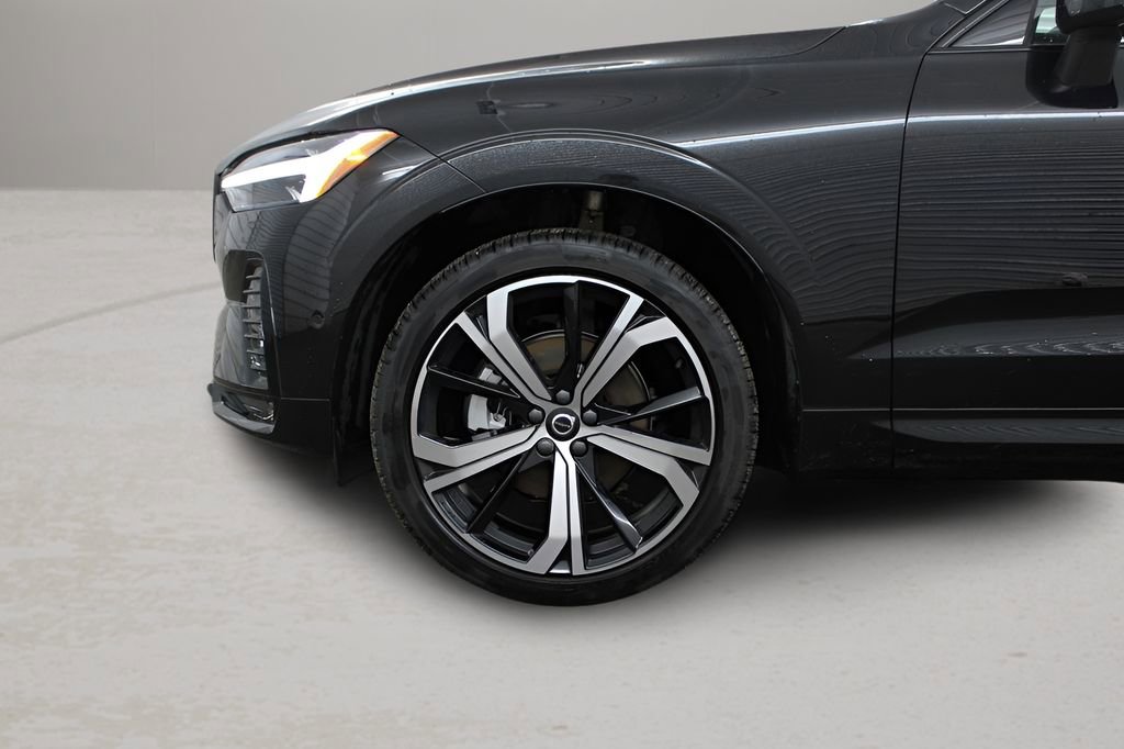Used 2025 Volvo XC60 B5 Ultra AWD/4WD image 44