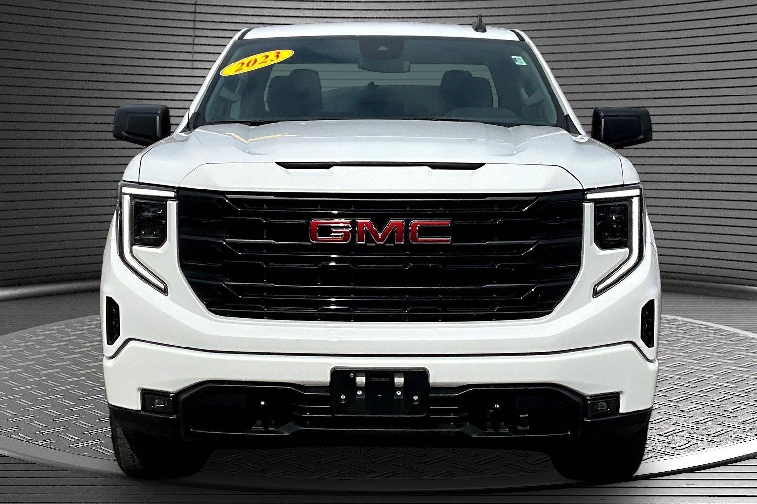 Used 2023 GMC Sierra 1500 Elevation image 2