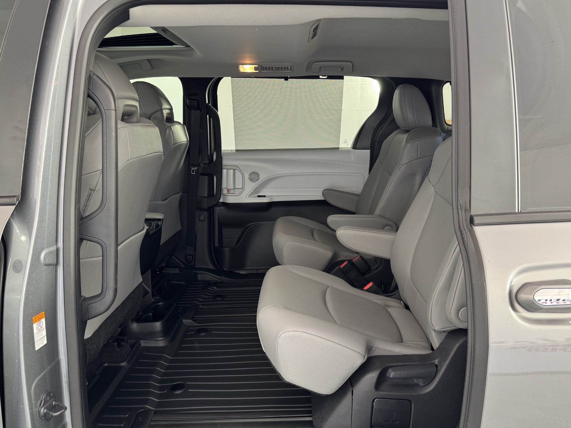 Certified 2026 Toyota Sienna XLE FWD image 17