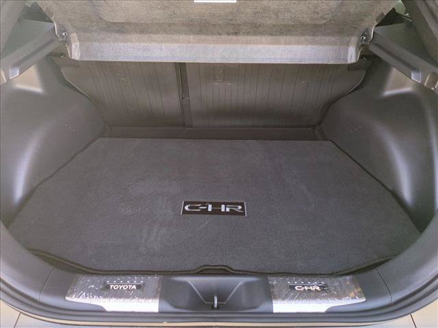 Used 2026 Toyota C-HR AWD/4WD image 6