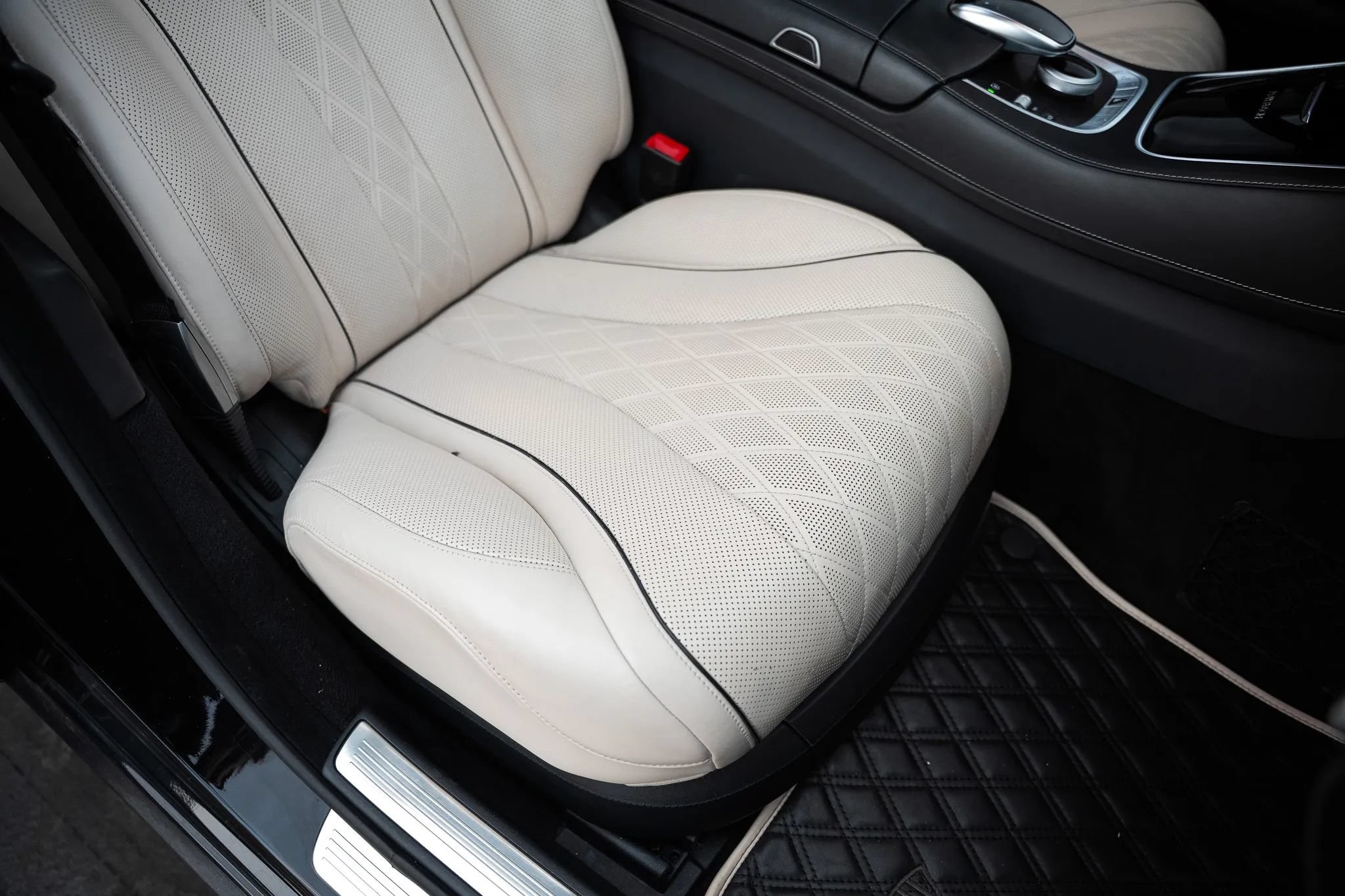 Used 2016 Mercedes-Benz Maybach S 600 image 32
