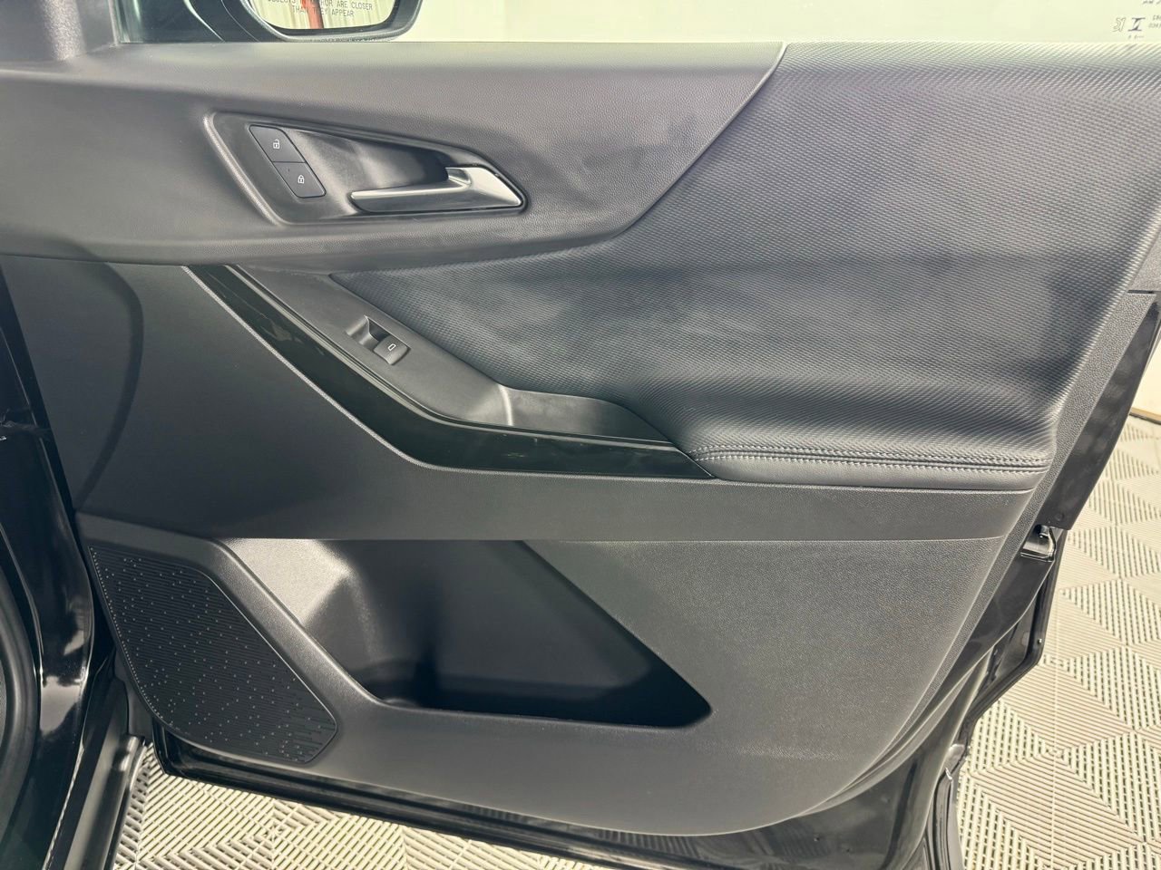 Used 2026 Chevrolet Equinox LT w/ Midnight Edition image 28