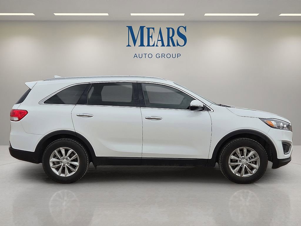 Used 2016 Kia Sorento LX image 6