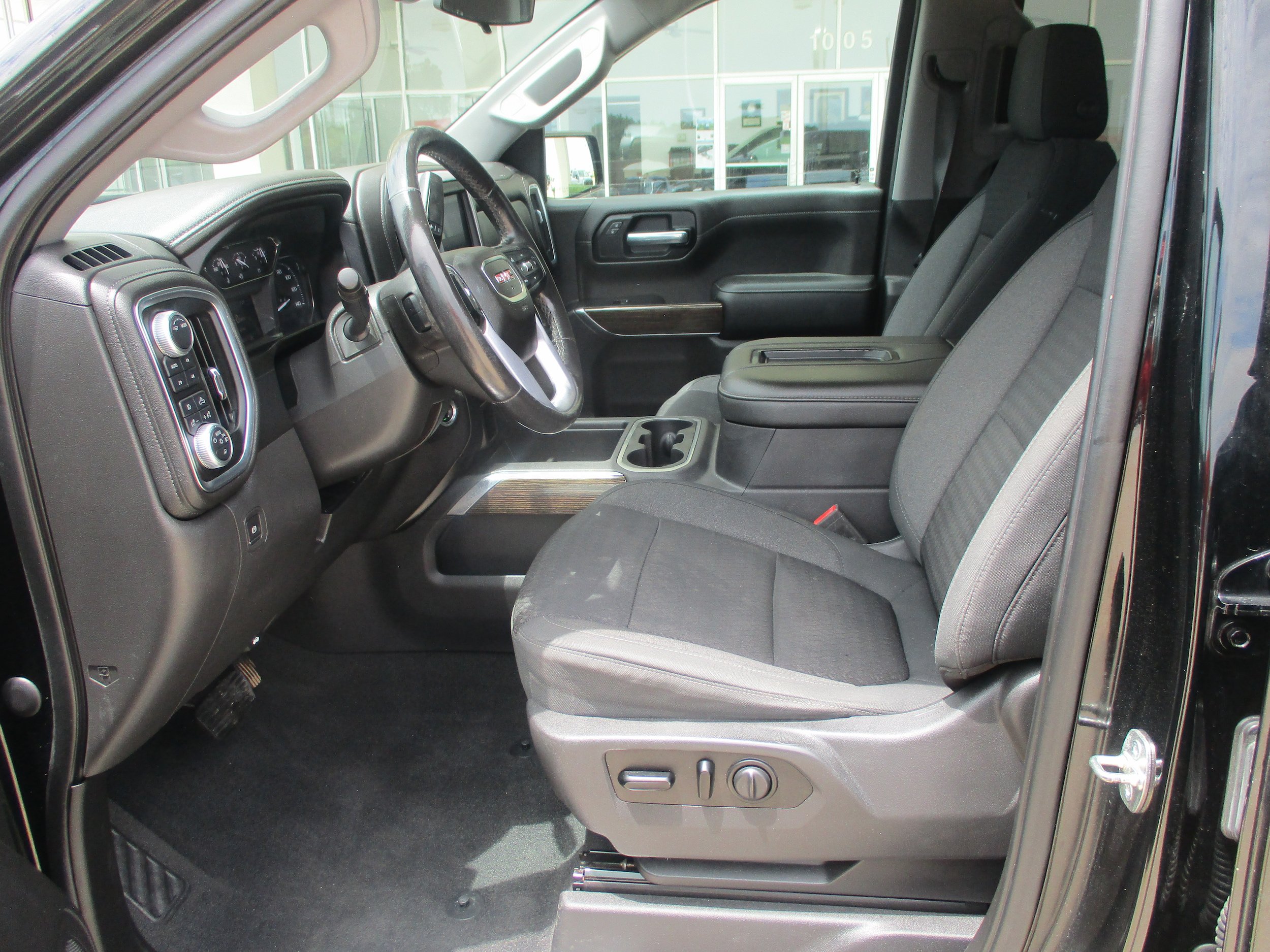 Used 2020 GMC Sierra 1500 Elevation w/ Elevation Value Package AWD/4WD image 11