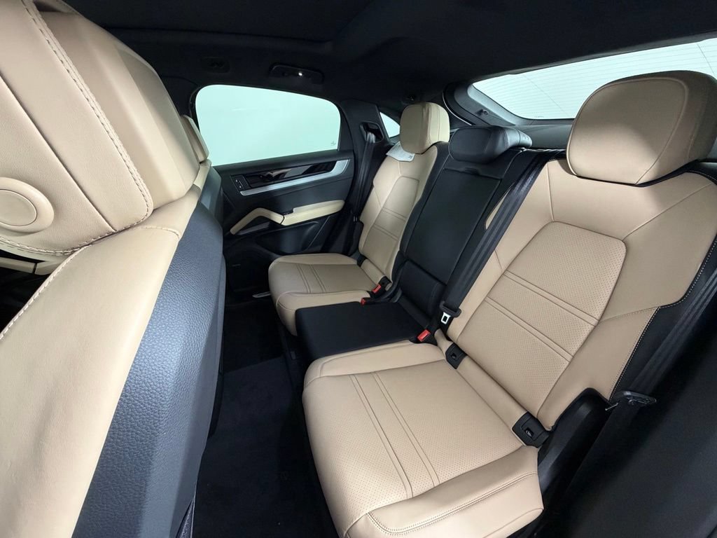 Used 2026 Porsche Cayenne S AWD/4WD image 43