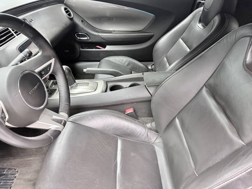 Used 2010 Chevrolet Camaro SS RWD image 10