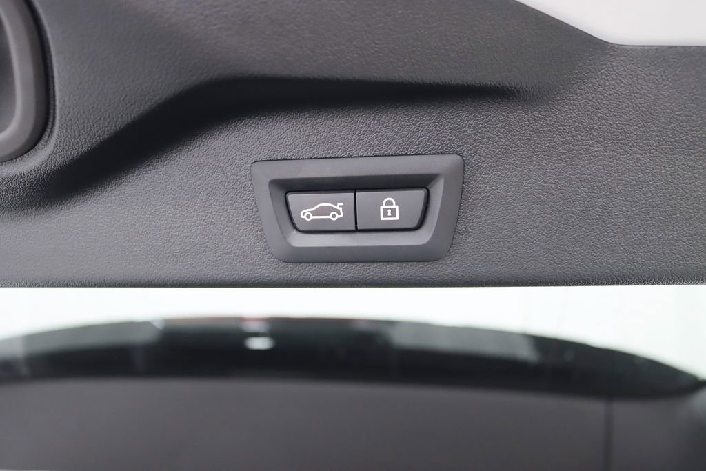 Used 2022 BMW X5 xDrive40i w/ M Sport Package AWD/4WD image 38