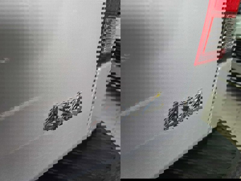 Used 2015 Nissan Titan SV image 27