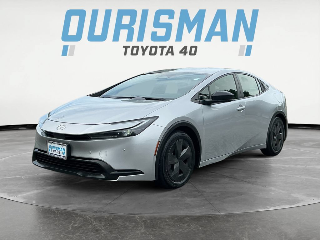 Certified 2024 Toyota Prius LE FWD image 3