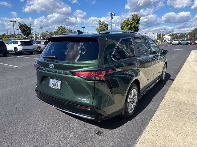 Certified 2022 Toyota Sienna Platinum AWD/4WD image 5