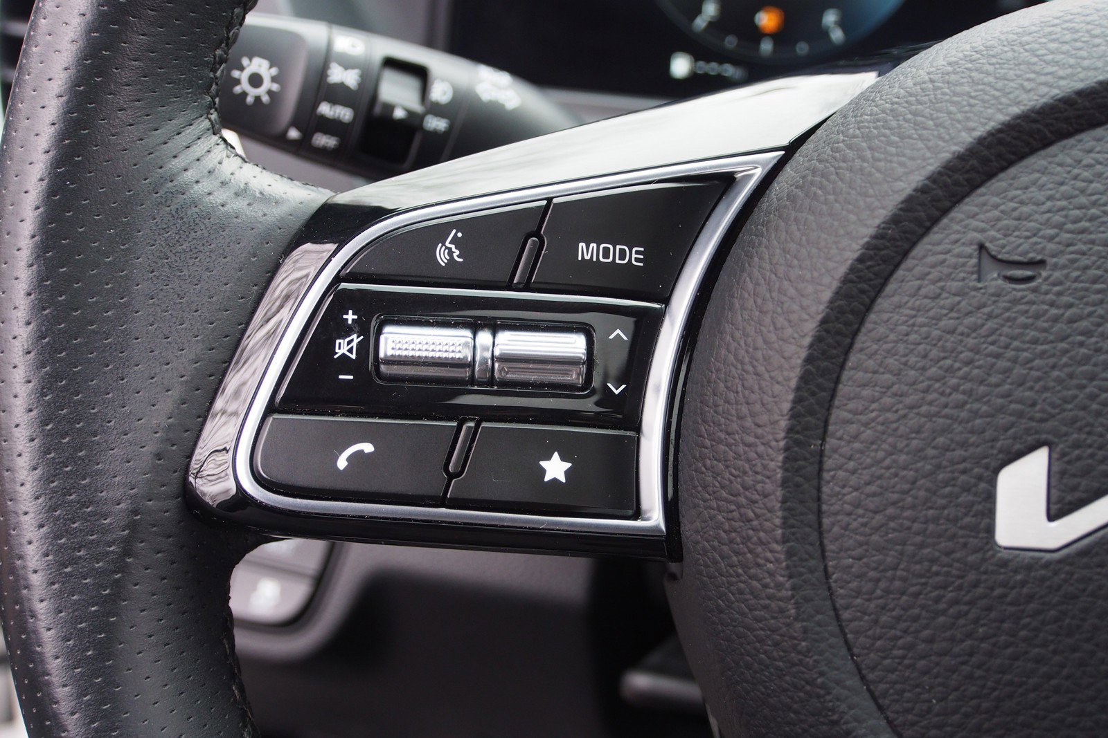 Used 2025 Kia Seltos SX w/ SX Sunroof Package AWD/4WD image 23