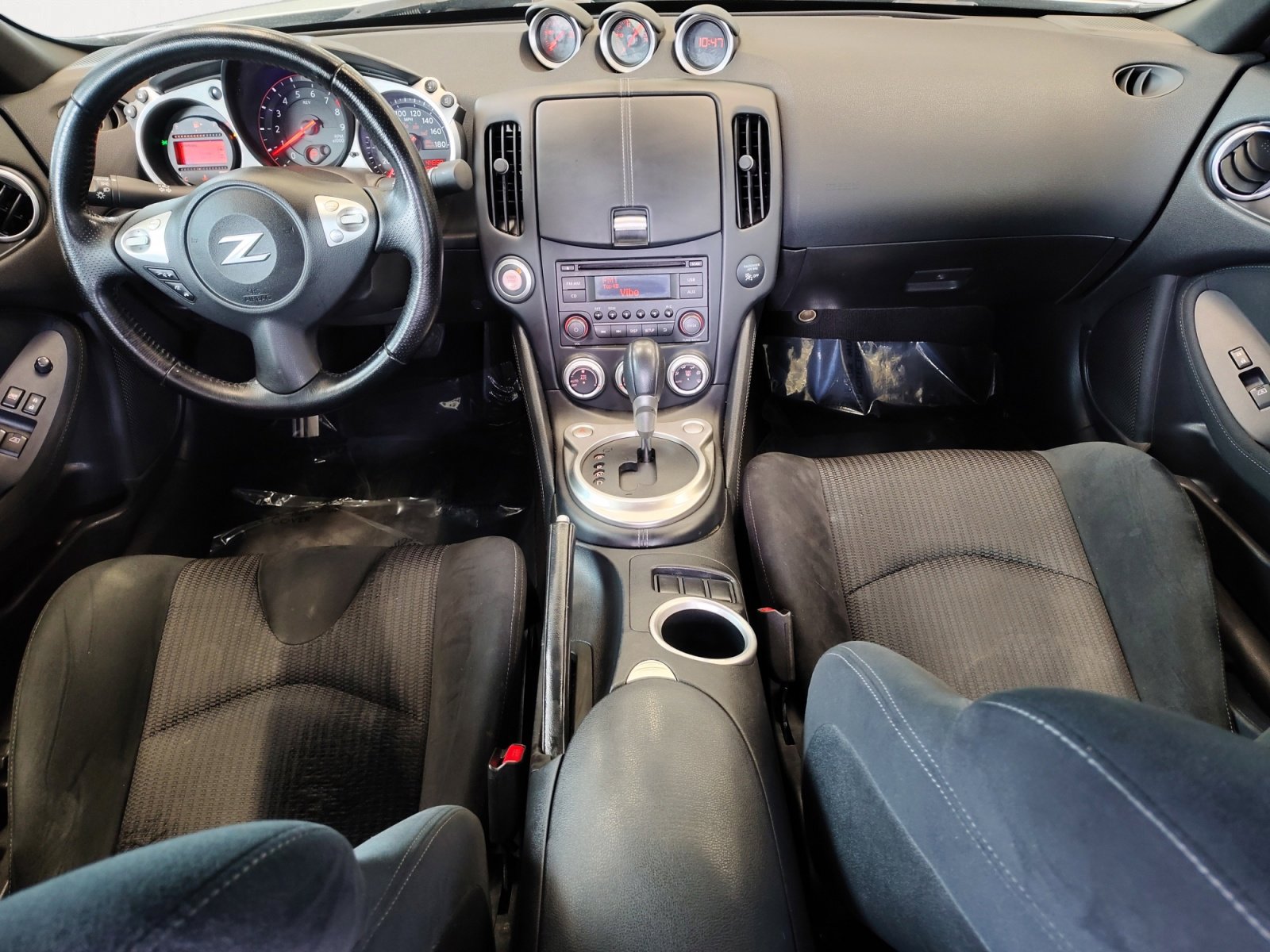 Used 2017 Nissan 370Z Coupe RWD image 5