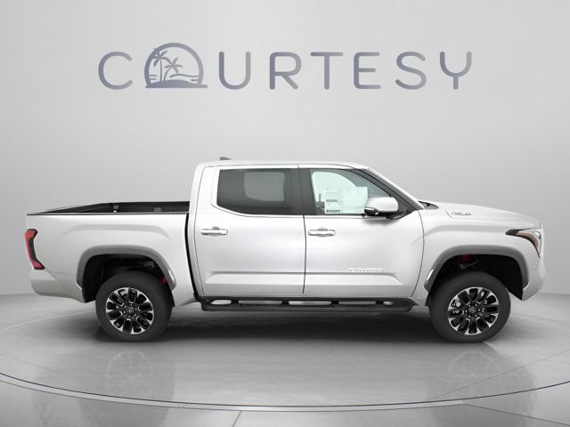 Used 2025 Toyota Tundra Limited AWD/4WD image 17