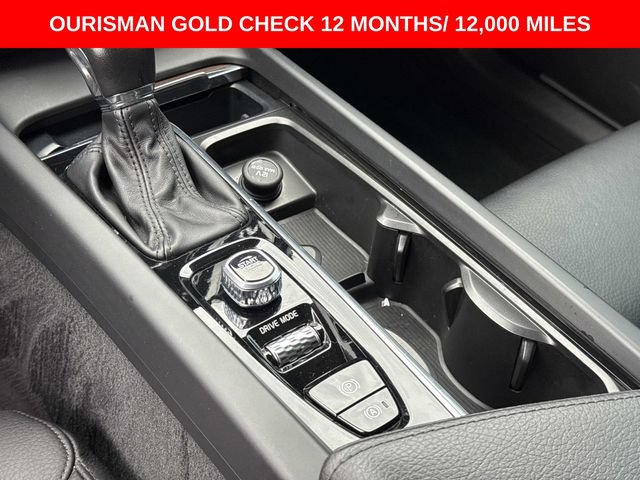 Used 2021 Volvo XC60 T5 Momentum w/ Premium Package FWD image 27